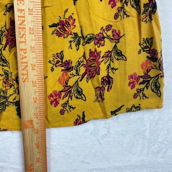 Torrid Blouse Womens Size 3 Yellow Floral Tropical Lightweight Sleeveless Top - Picture 5 of 7